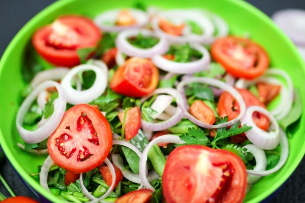 Secrets infaillibles pour une soirée sushi inoubliable avec des ingrédients frais et diversifiés